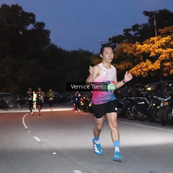 Runner Photo 3715730