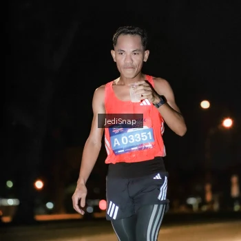 Runner Photo 3715882
