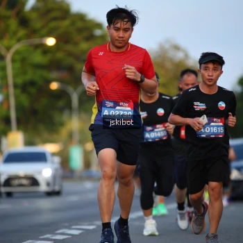 Runner Photo 3715895