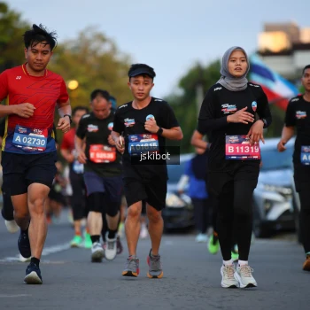 Runner Photo 3715898