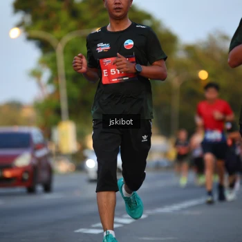 Runner Photo 3715927