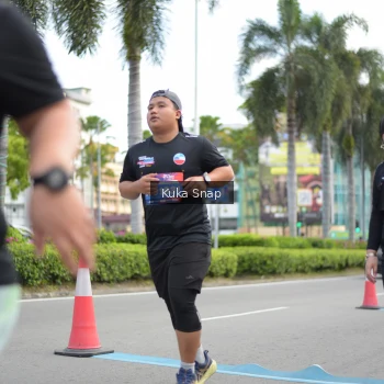 Runner Photo 3715937