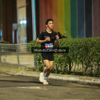 Runner Photo 3715945
