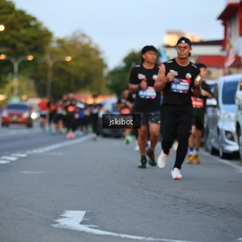 Runner Photo 3716006