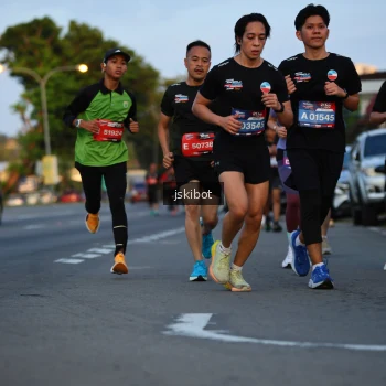 Runner Photo 3716010