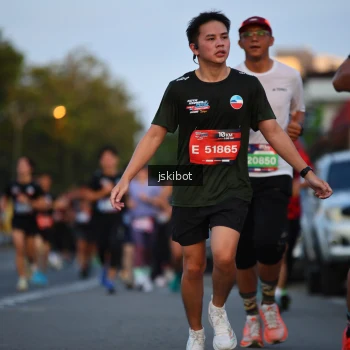 Runner Photo 3716065
