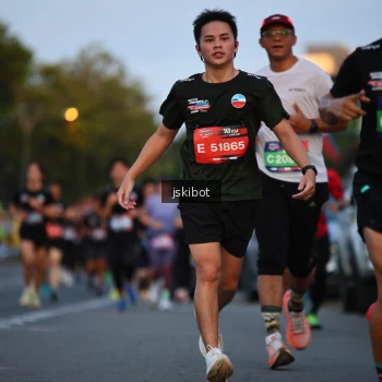 Runner Photo 3716074