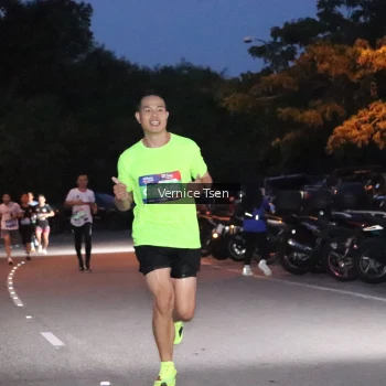 Runner Photo 3716143