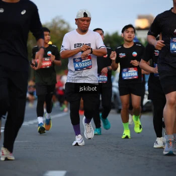 Runner Photo 3716150