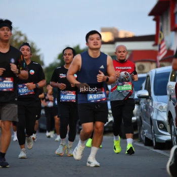 Runner Photo 3716250
