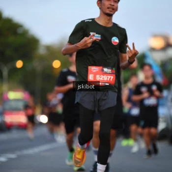 Runner Photo 3716290