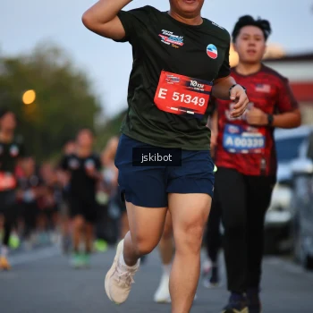 Runner Photo 3716346