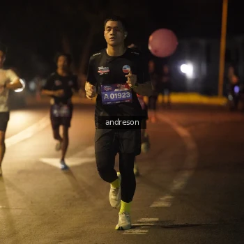 Runner Photo 3716404