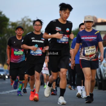 Runner Photo 3716511