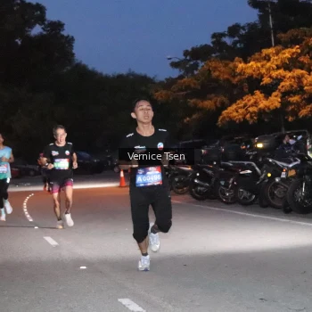 Runner Photo 3716518