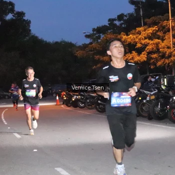 Runner Photo 3716543