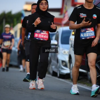 Runner Photo 3716592