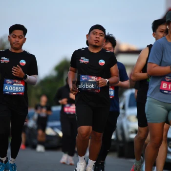 Runner Photo 3716653