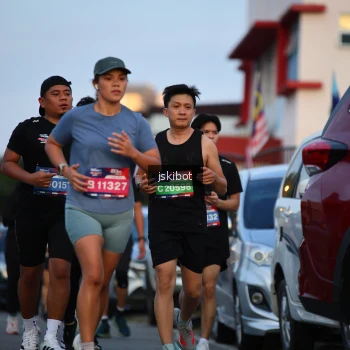 Runner Photo 3716662