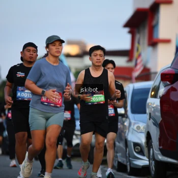 Runner Photo 3716671
