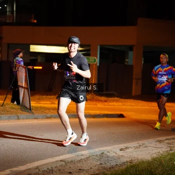 Runner Photo 3716685