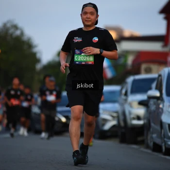 Runner Photo 3716764