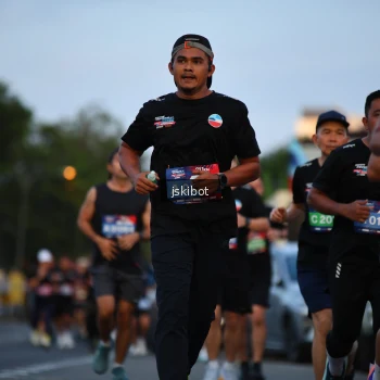 Runner Photo 3716825