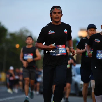 Runner Photo 3716836