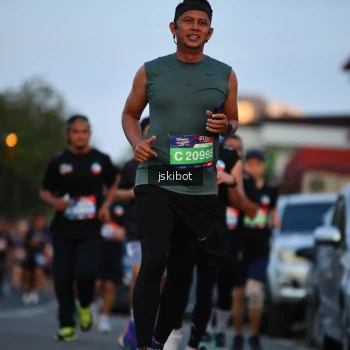 Runner Photo 3716876