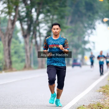 Runner Photo 3716885