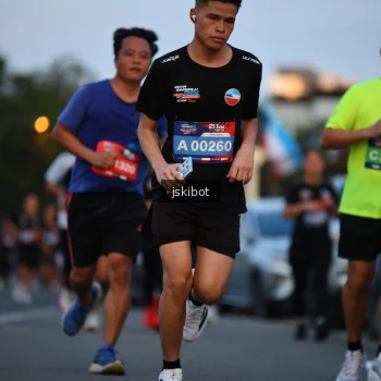 Runner Photo 3716935