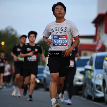 Runner Photo 3716979