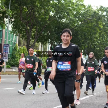 Runner Photo 3717002