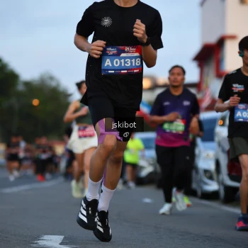 Runner Photo 3717018
