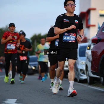 Runner Photo 3717100
