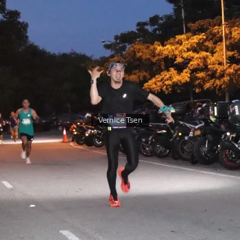 Runner Photo 3717256