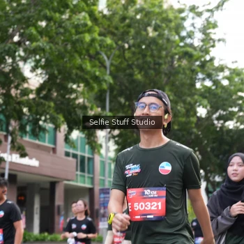 Runner Photo 3717324