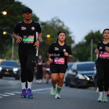 Runner Photo 3717346