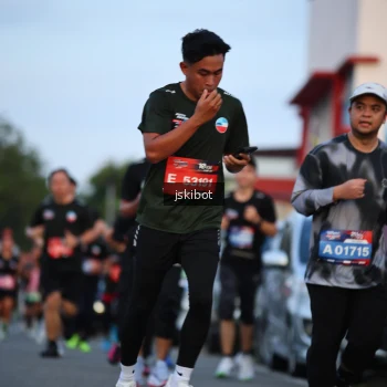 Runner Photo 3717400