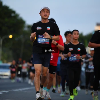 Runner Photo 3717435