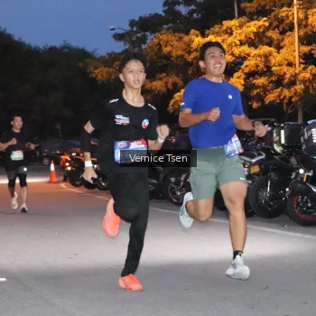 Runner Photo 3717455
