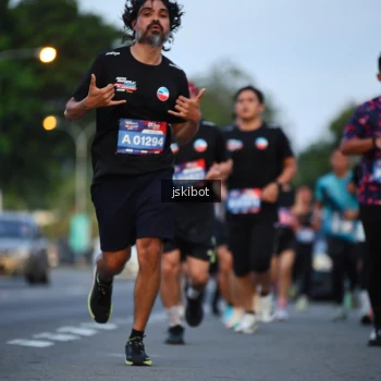 Runner Photo 3717523
