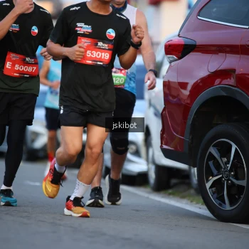 Runner Photo 3717540