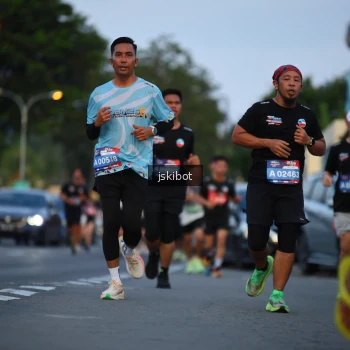 Runner Photo 3717581