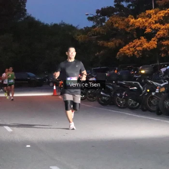 Runner Photo 3717623