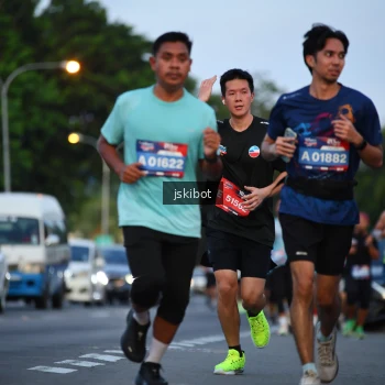 Runner Photo 3717673