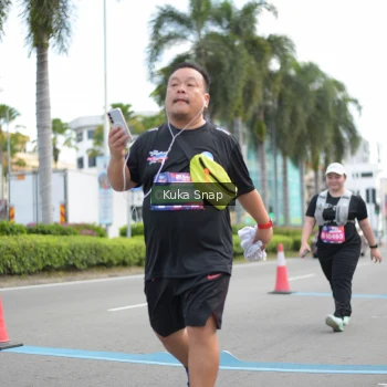 Runner Photo 3717680