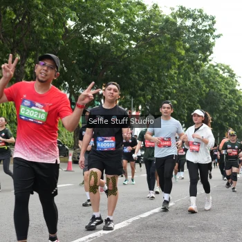 Runner Photo 3717716