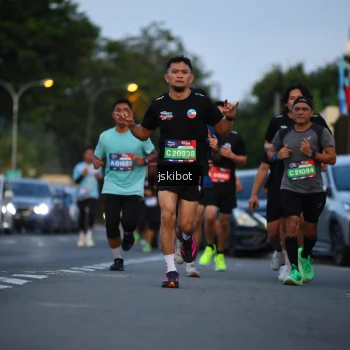 Runner Photo 3717719