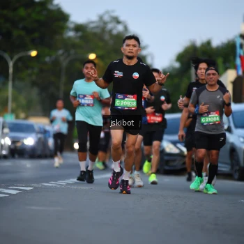 Runner Photo 3717738